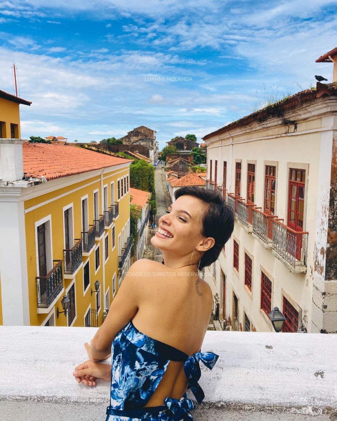 Luanne Holanda numa sacada do Centro Histórico de São Luís